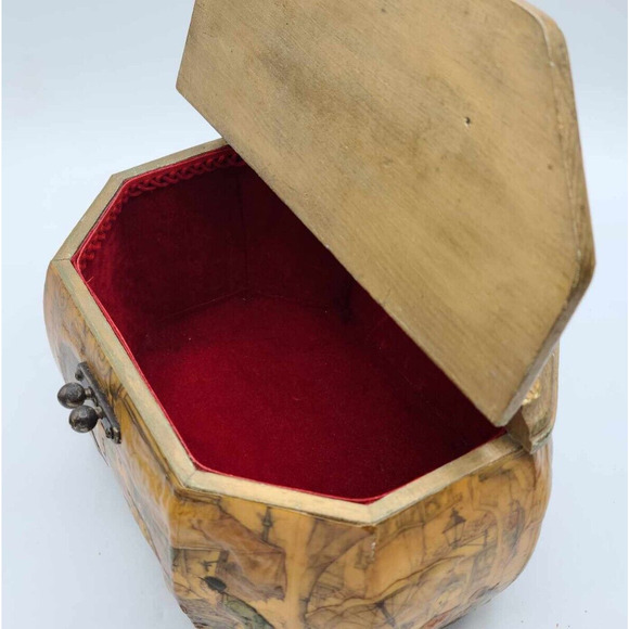 Vtg 1970s Artist Anton Pieck European Decoupage Wooden Box Red Velvet Lining - Picture 3 of 16